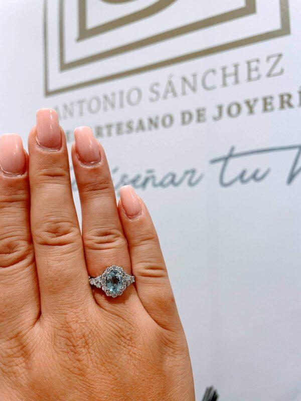 Anillo aguamarina con brillantes vintage